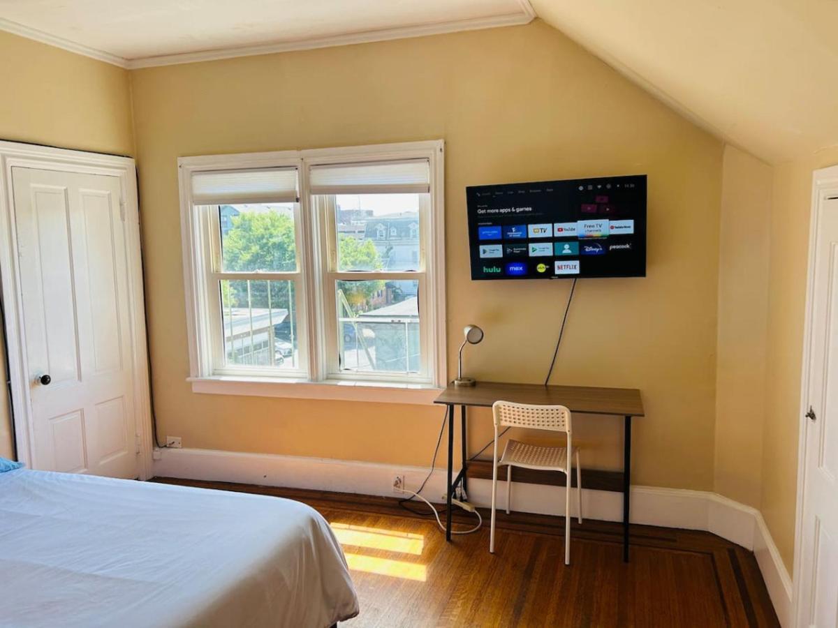 Sunny Spacious Room In Federal Hill, Downtown With Shared Bathroom And Kitchen Providence Eksteriør bilde